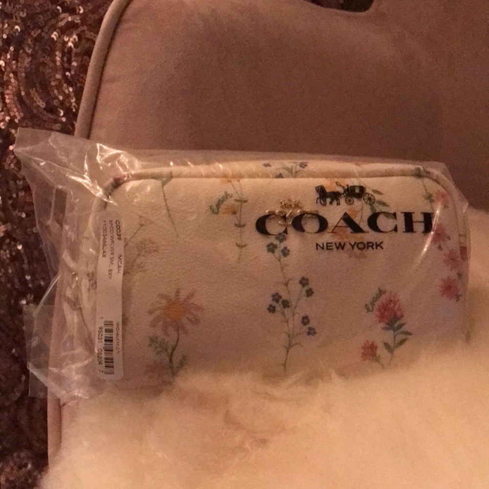 ✨Coach spring collection🌸wildflower Cosmetic bag✨